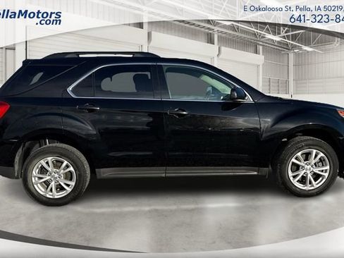 Used 2017 Chevrolet Equinox LT w/ Convenience Package image 2