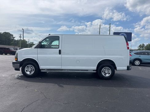 Used 2020 Chevrolet Express 2500 w/ Driver Convenience Package RWD image 2
