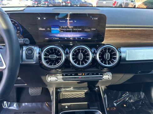 Certified 2024 Mercedes-Benz EQB 300 4MATIC image 30