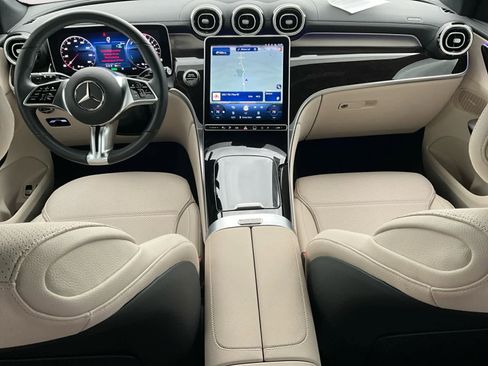 Used 2025 Mercedes-Benz GLC 350e 4MATIC image 12