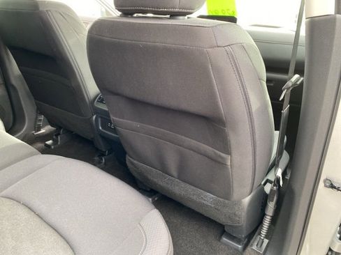 Used 2024 Nissan Pathfinder SV image 35