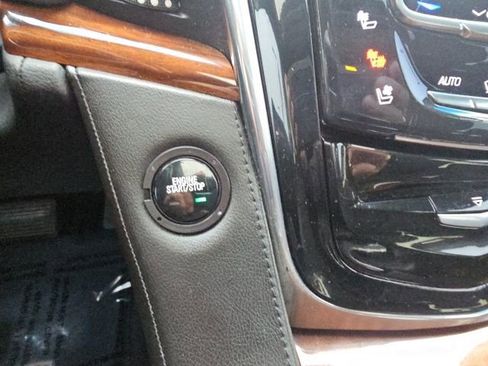 Used 2016 Cadillac Escalade Luxury image 58