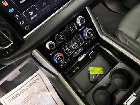 Used 2024 GMC Yukon Denali w/ Advanced Technology Package AWD/4WD image 28
