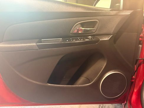 Used 2011 Chevrolet Cruze LT FWD image 10
