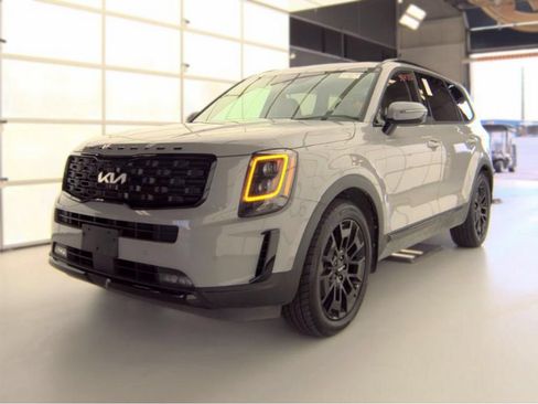 Used 2022 Kia Telluride SX AWD/4WD image 2