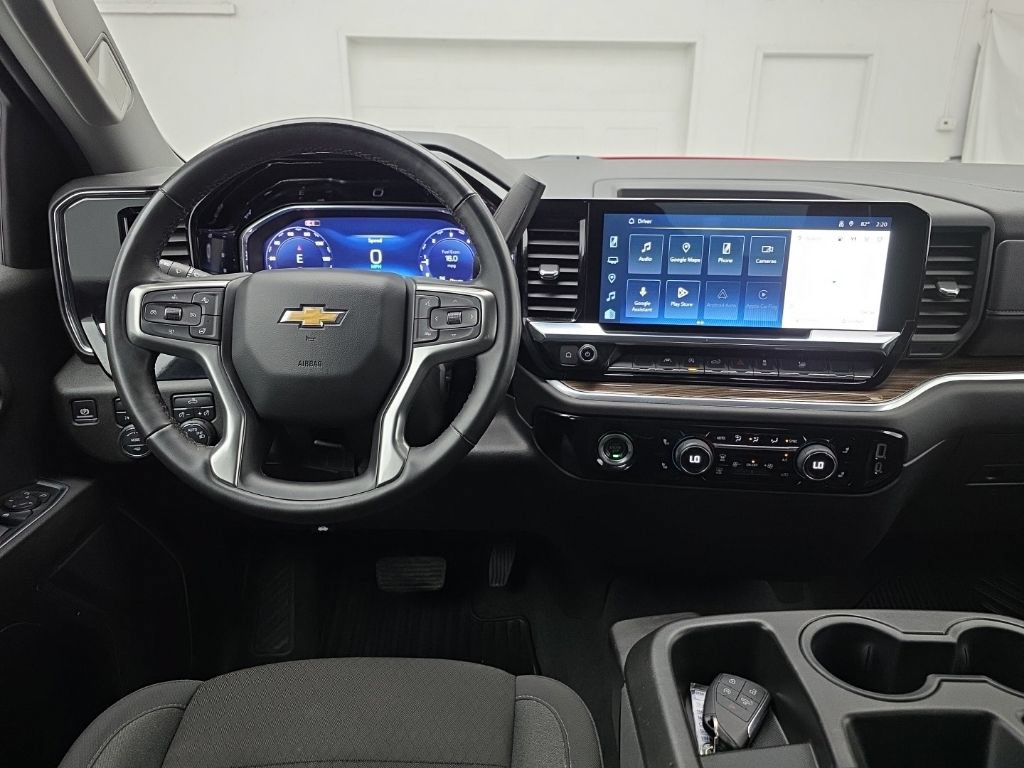 Used 2024 Chevrolet Silverado 1500 LT AWD/4WD image 17