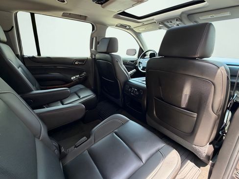 Used 2015 Chevrolet Suburban LTZ RWD image 47