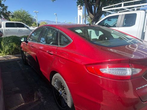 Used 2016 Ford Fusion SE w/ Equipment Group 502A FWD image 2