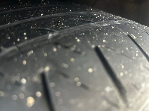 Used 2024 Kia Carnival LX image 6