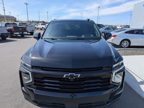 New 2026 Chevrolet Suburban RST image 4