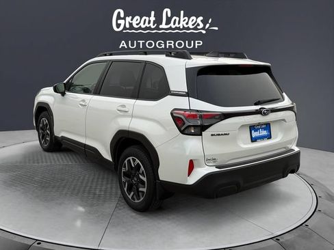 Used 2025 Subaru Forester Premium AWD/4WD image 3