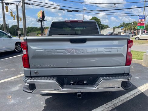 Used 2025 Chevrolet Silverado 1500 LT RWD image 13