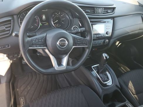 Used 2017 Nissan Rogue SV AWD/4WD image 17