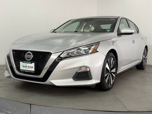 Used 2021 Nissan Altima 2.5 SV FWD image 3