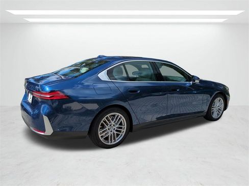 New 2025 BMW 530i image 4