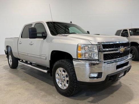 Used 2011 Chevrolet Silverado 2500 LTZ w/ LTZ Plus Package AWD/4WD image 5