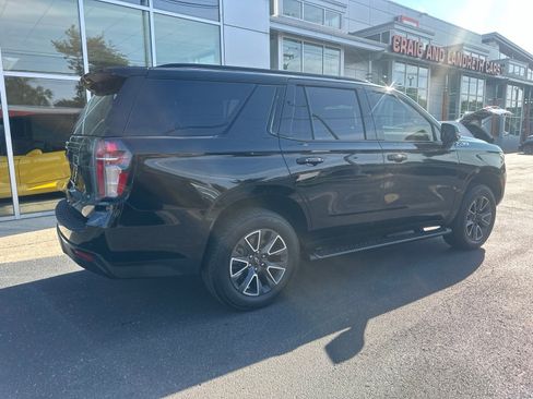 Used 2023 Chevrolet Tahoe Z71 w/ Luxury Package AWD/4WD image 3