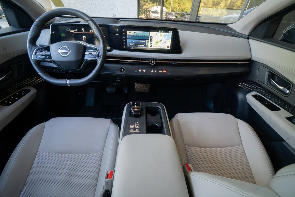 Used 2024 Nissan Ariya AWD image 19