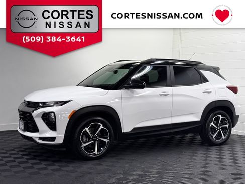 Used 2021 Chevrolet TrailBlazer RS w/ Sun and Liftgate Package FWD image 1