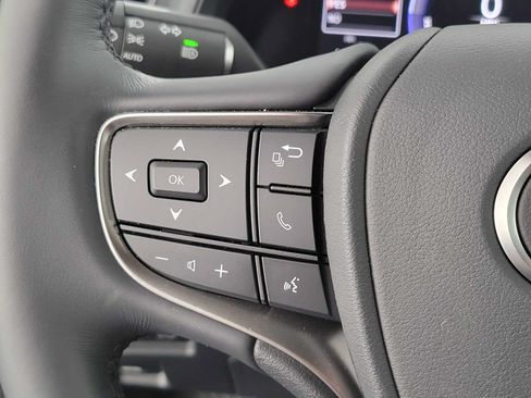 Certified 2026 Lexus UX 300h FWD image 28