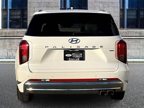 Used 2024 Hyundai Palisade Calligraphy image 4