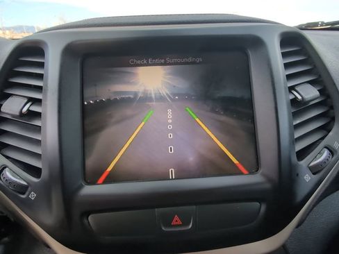 Used 2016 Jeep Cherokee Latitude image 21