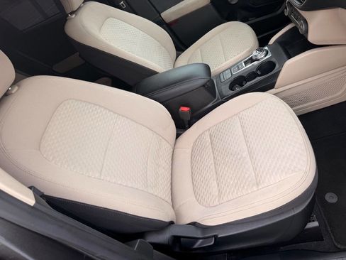 Used 2020 Ford Escape SE FWD image 38