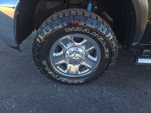 Used 2018 RAM 2500 Tradesman w/ Chrome Appearance Group image 4