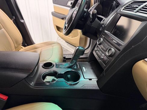 Used 2016 Ford Explorer XLT w/ Equipment Group 202A image 15