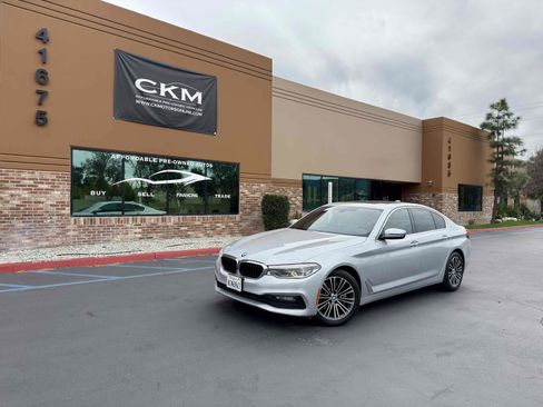 Used 2017 BMW 540i image 2