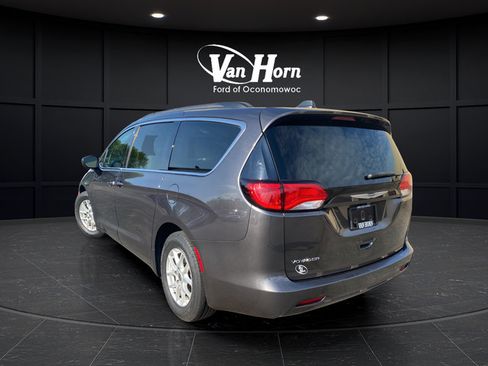 Used 2021 Chrysler Voyager Lxi FWD image 5