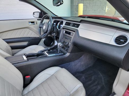 Used 2011 Ford Mustang GT Premium image 7