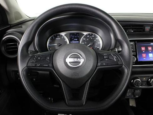 Certified 2025 Nissan Kicks Play S image 10