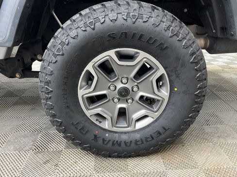 Used 2020 Jeep Gladiator Sport w/ Quick Order Package 24S AWD/4WD image 29