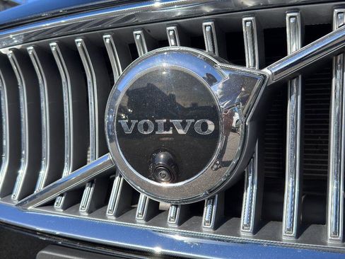 Used 2022 Volvo S90 B6 Inscription w/ Advanced Package image 13