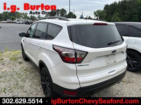 Used 2017 Ford Escape SE w/ Equipment Group 201A FWD image 5