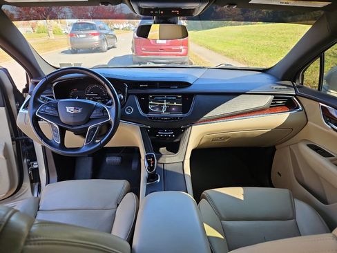 Used 2017 Cadillac XT5 Luxury w/ Driver Awareness Package image 20