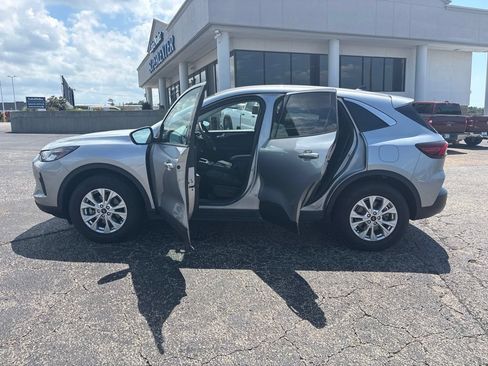 Used 2024 Ford Escape Active w/ Tech Pack #2 AWD/4WD image 4