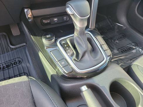 Certified 2025 Kia Seltos S FWD image 23