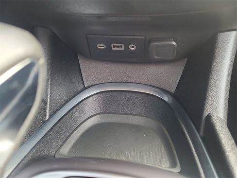 Used 2022 Chevrolet Malibu LT image 24