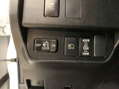 Used 2023 Toyota Tacoma TRD Off-Road AWD/4WD image 17