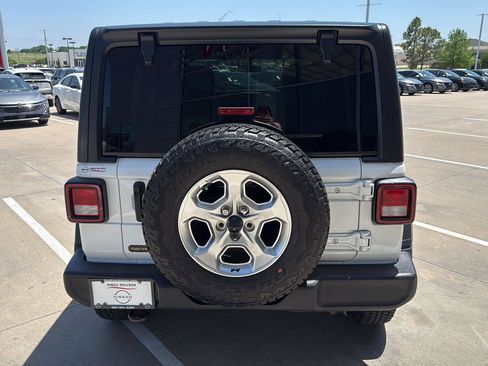 Used 2021 Jeep Wrangler Unlimited Sport AWD/4WD image 10