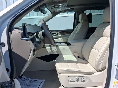 Used 2024 Cadillac Escalade Sport Platinum w/ LPO, ONYX Package AWD/4WD image 5