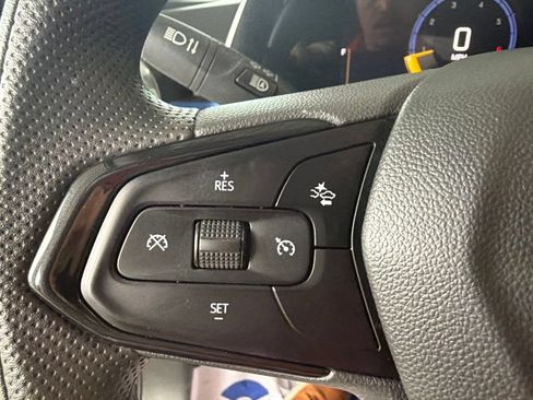Used 2026 Chevrolet Trax LT FWD image 19