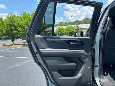 Used 2025 Chevrolet Tahoe High Country AWD/4WD image 63