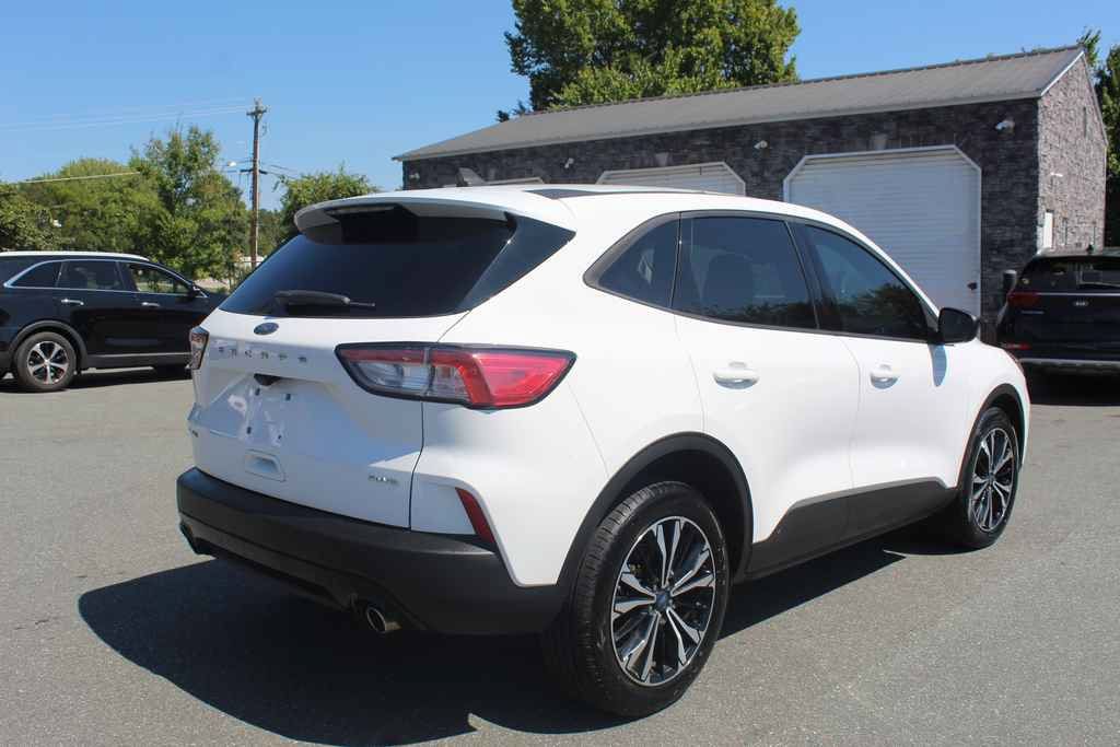 Used 2021 Ford Escape SE w/ SE Sport Appearance Package AWD/4WD image 5