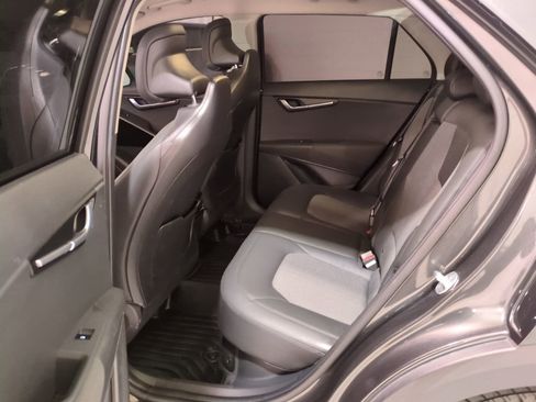 Certified 2023 Kia Niro EX image 14