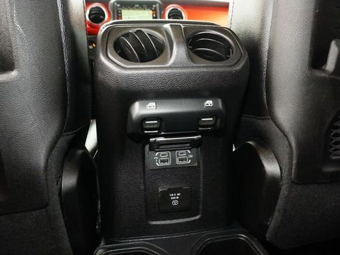 Used 2020 Jeep Gladiator Rubicon AWD/4WD image 29