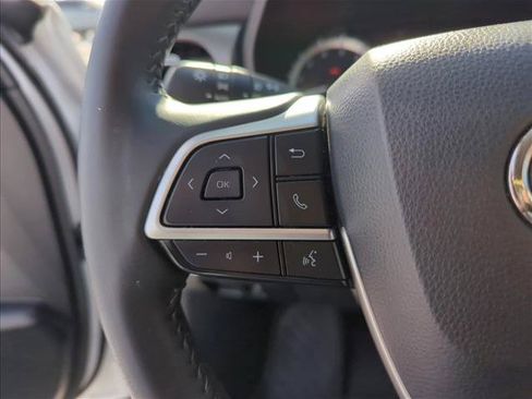 Certified 2024 Toyota Highlander LE FWD image 16