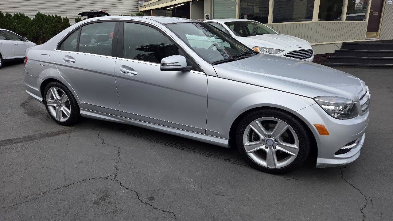 Used 2011 Mercedes-Benz C 300 4MATIC Sedan image 6